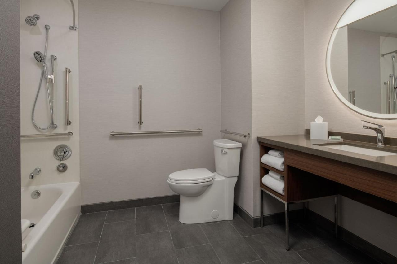 Courtyard By Marriott Olympia Hotel Ngoại thất bức ảnh