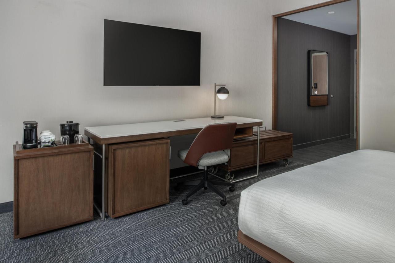 Courtyard By Marriott Olympia Hotel Ngoại thất bức ảnh