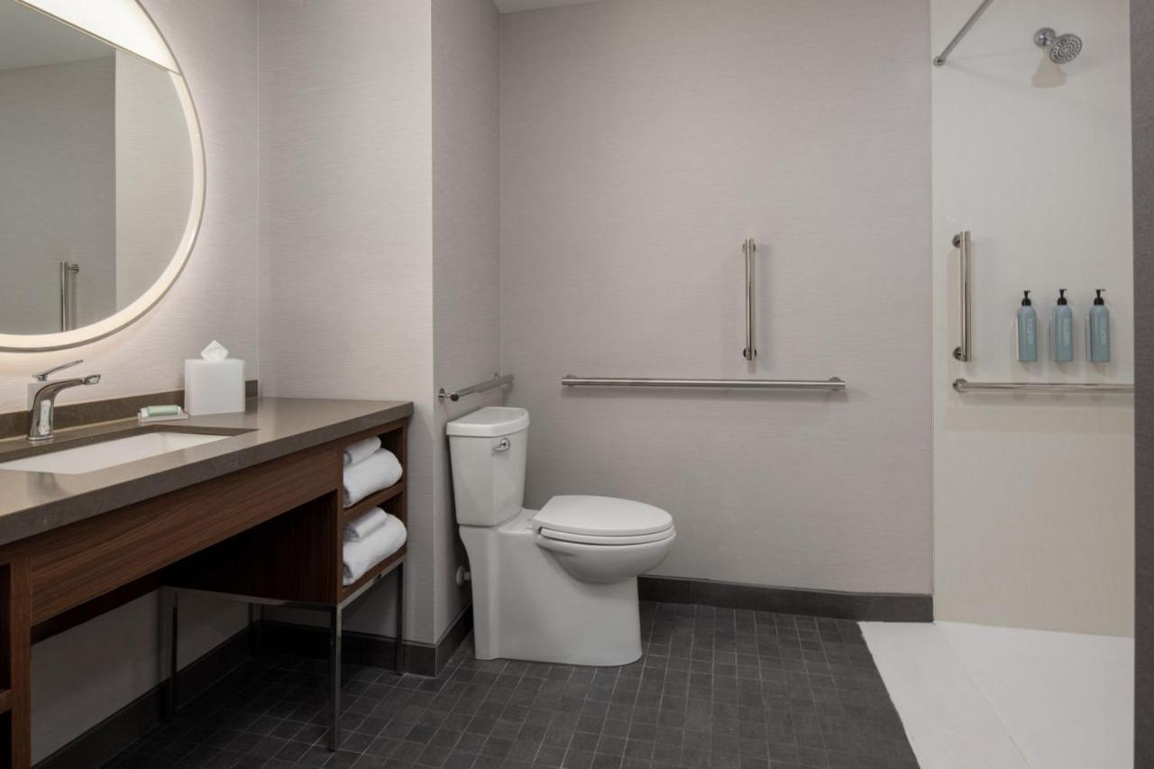 Courtyard By Marriott Olympia Hotel Ngoại thất bức ảnh