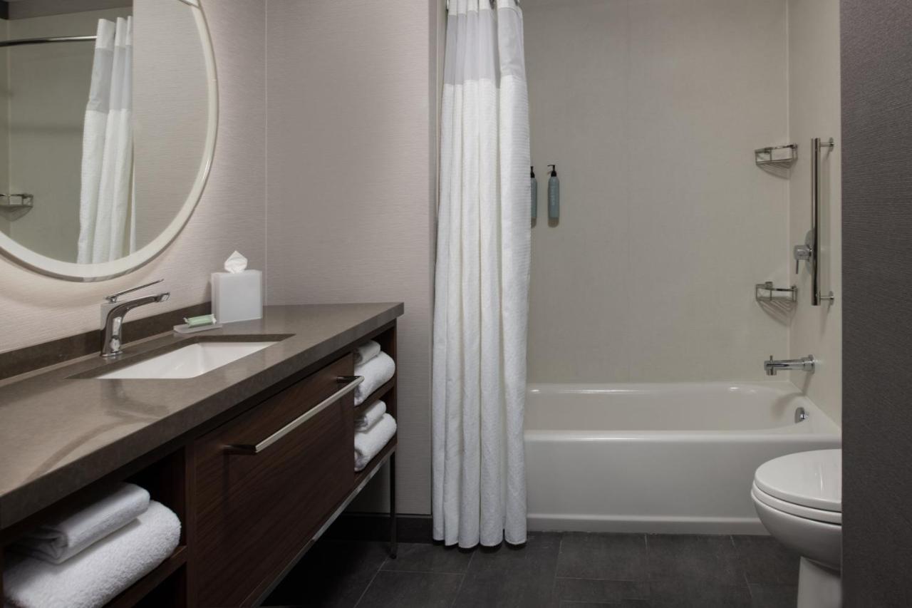 Courtyard By Marriott Olympia Hotel Ngoại thất bức ảnh