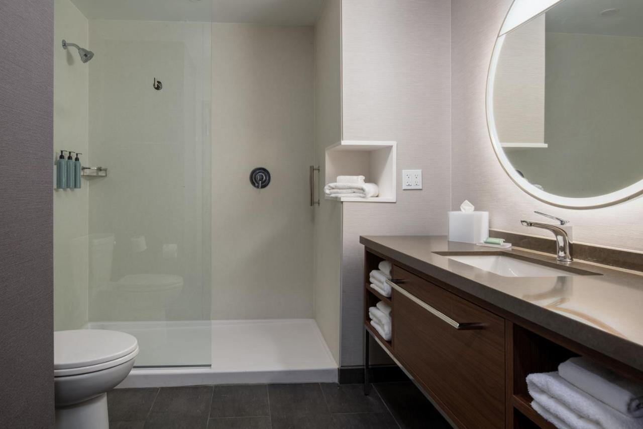 Courtyard By Marriott Olympia Hotel Ngoại thất bức ảnh
